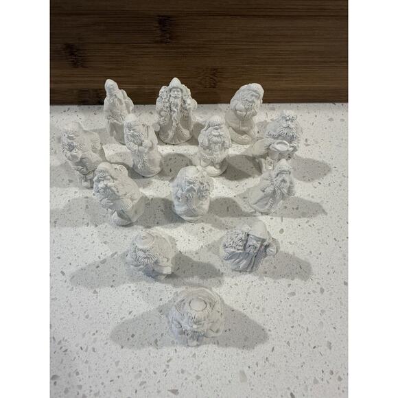 Wee Crafts Baker's Dozen Ready to‎ Paint Santa Ceramic Christmas Figurines - Picture 13 of 16